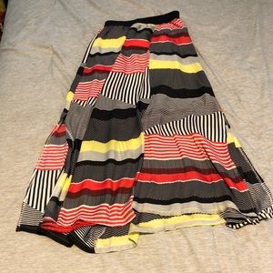 BB Dakota size small, elastic waistband.